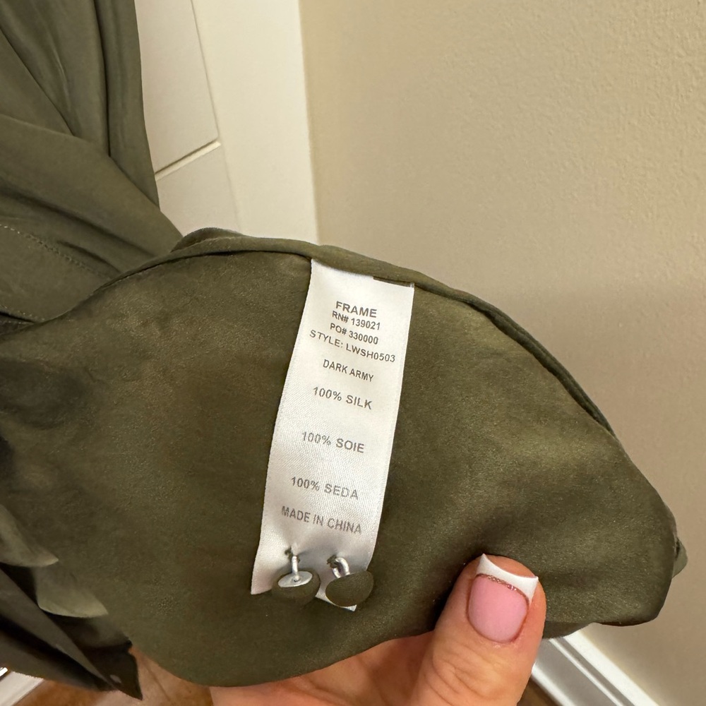 FRAME 100% silk blouse with bell sleeves with a slit, olive, size XS - Picture 11 of 17
